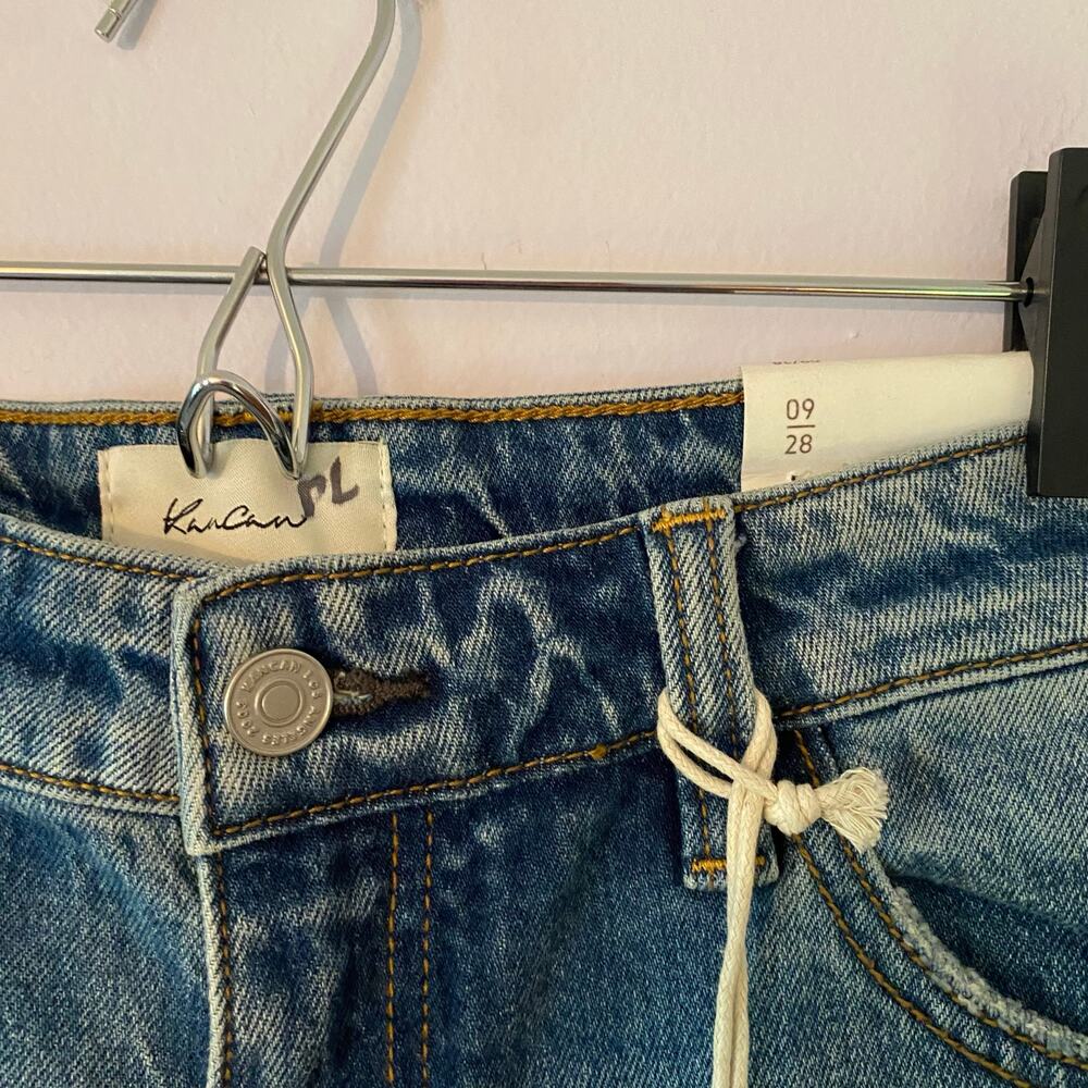 NWT KanCan Barrel Leg High Rise Horseshoe Fit Jeans Medium Wash Women's 9 / 28 - Picture 4 of 13